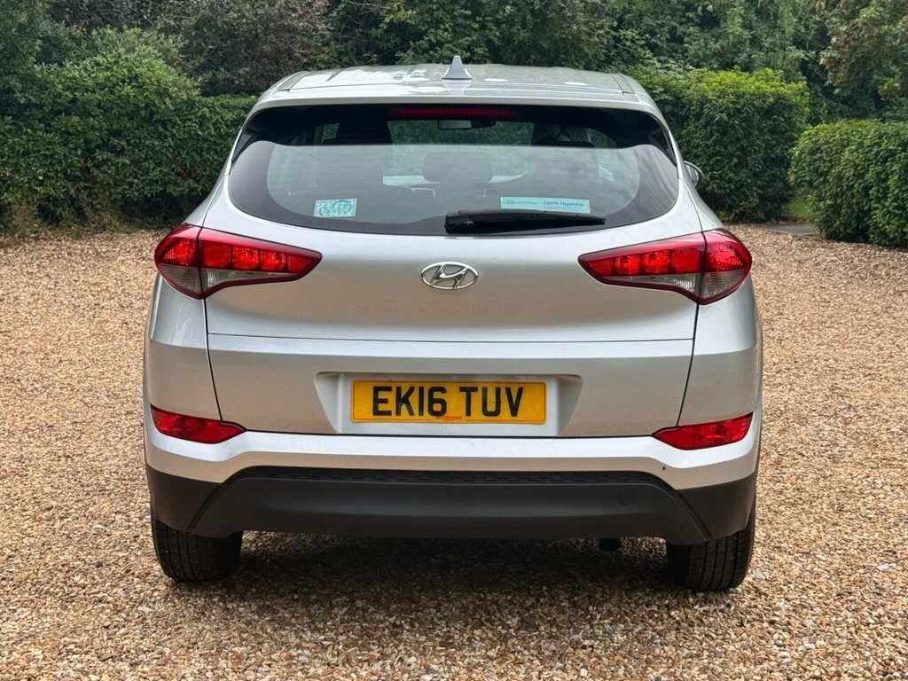 Hyundai Tucson Crdi Se Nav Blue Drive Red #18
