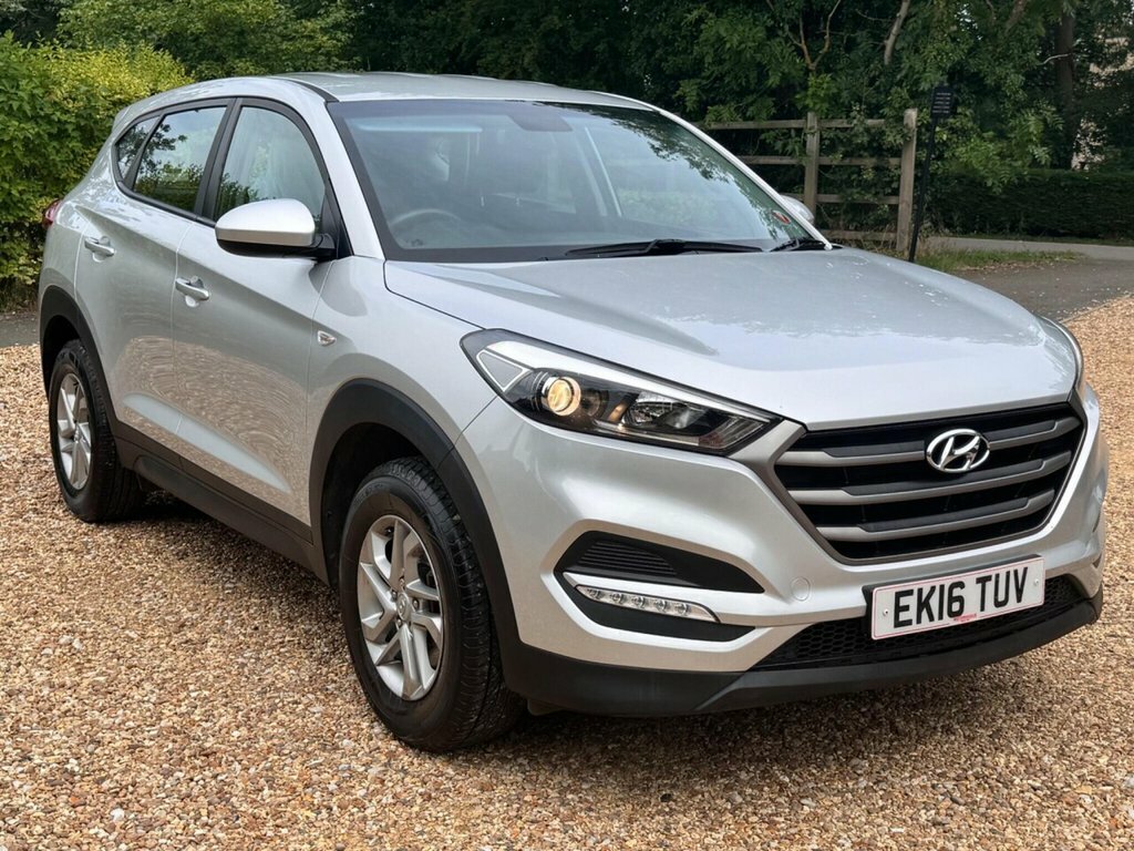 Hyundai Tucson Crdi Se Nav Blue Drive Red #9