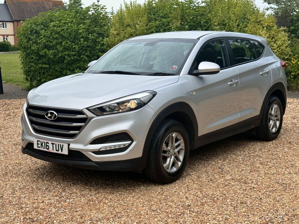 Hyundai Tucson Crdi Se Nav Blue Drive Red #12