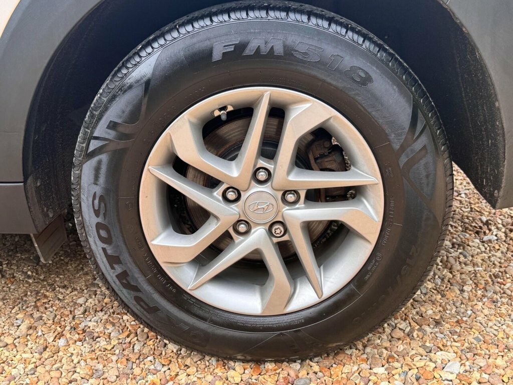 Hyundai Tucson Crdi Se Nav Blue Drive Red #48