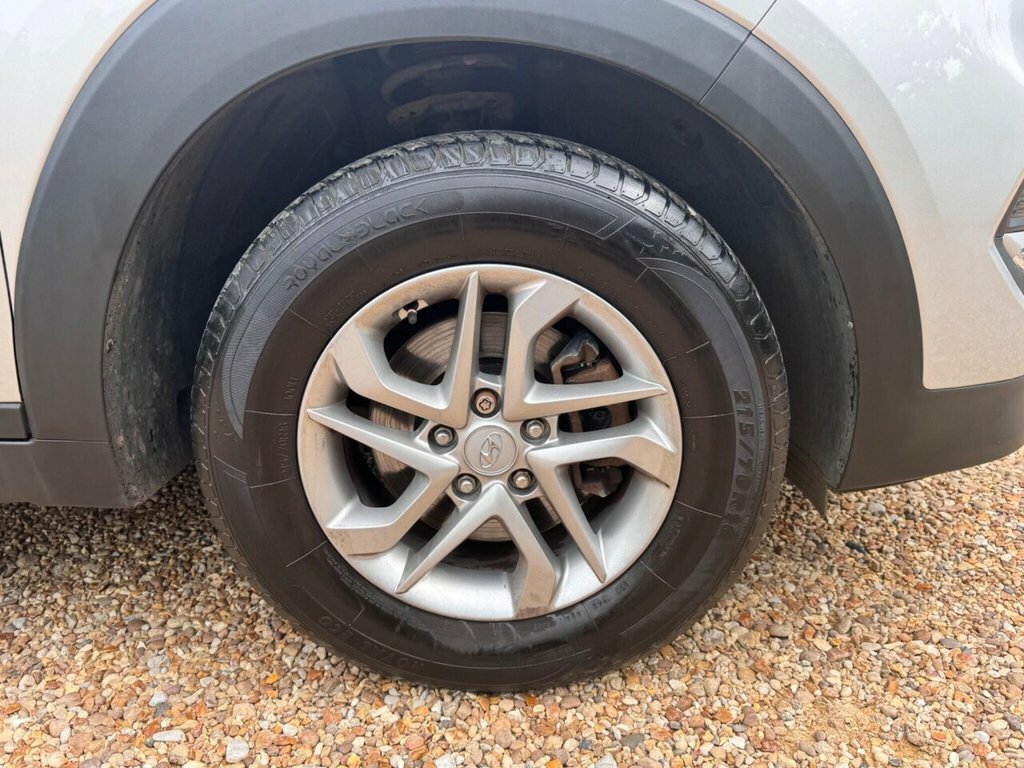 Hyundai Tucson Crdi Se Nav Blue Drive Red #50