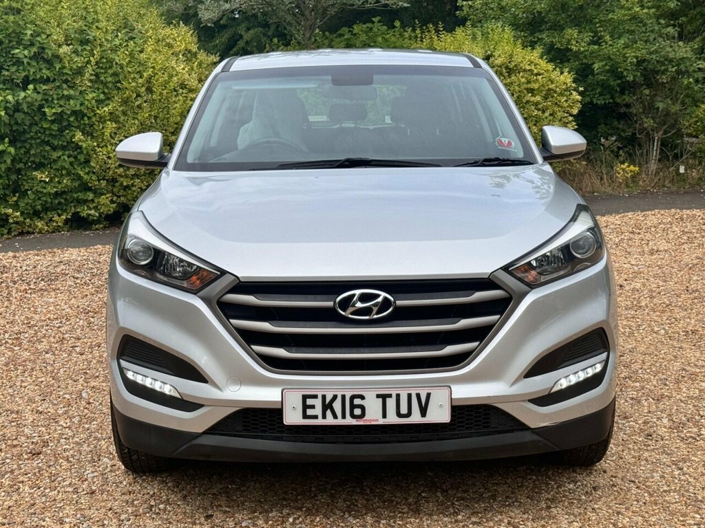 Hyundai Tucson Crdi Se Nav Blue Drive Red #11