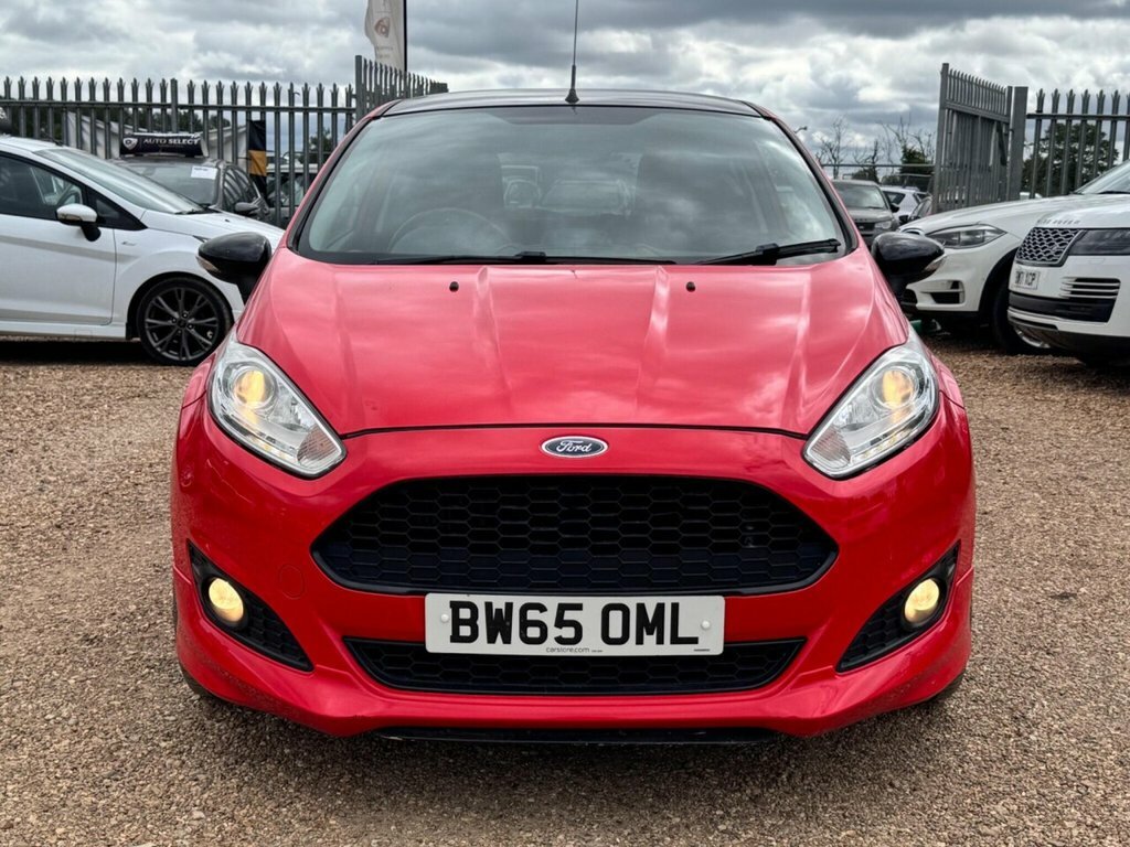 Ford Fiesta Hatchback Red #6