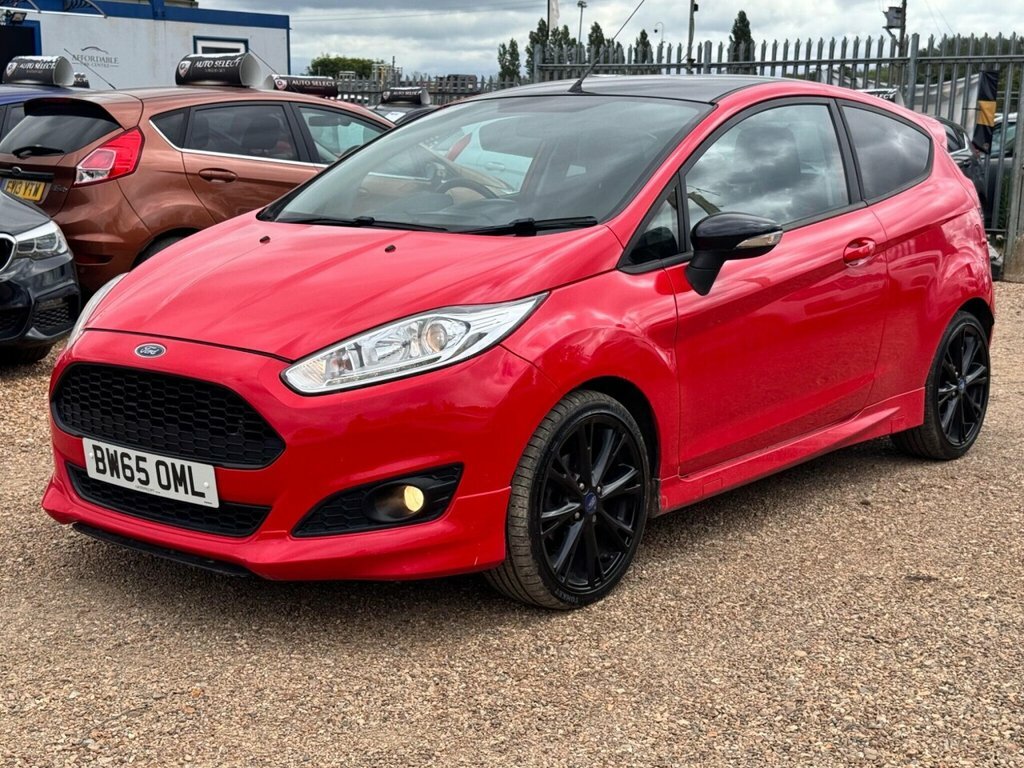 Ford Fiesta Hatchback BW65OML Red #6