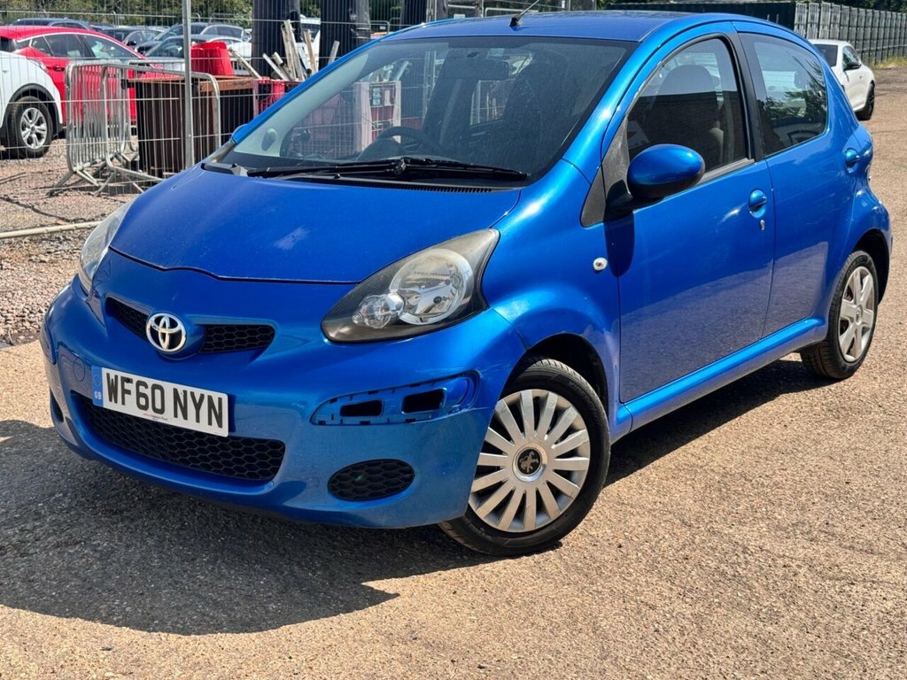 Toyota Aygo Hatchback Blue #4