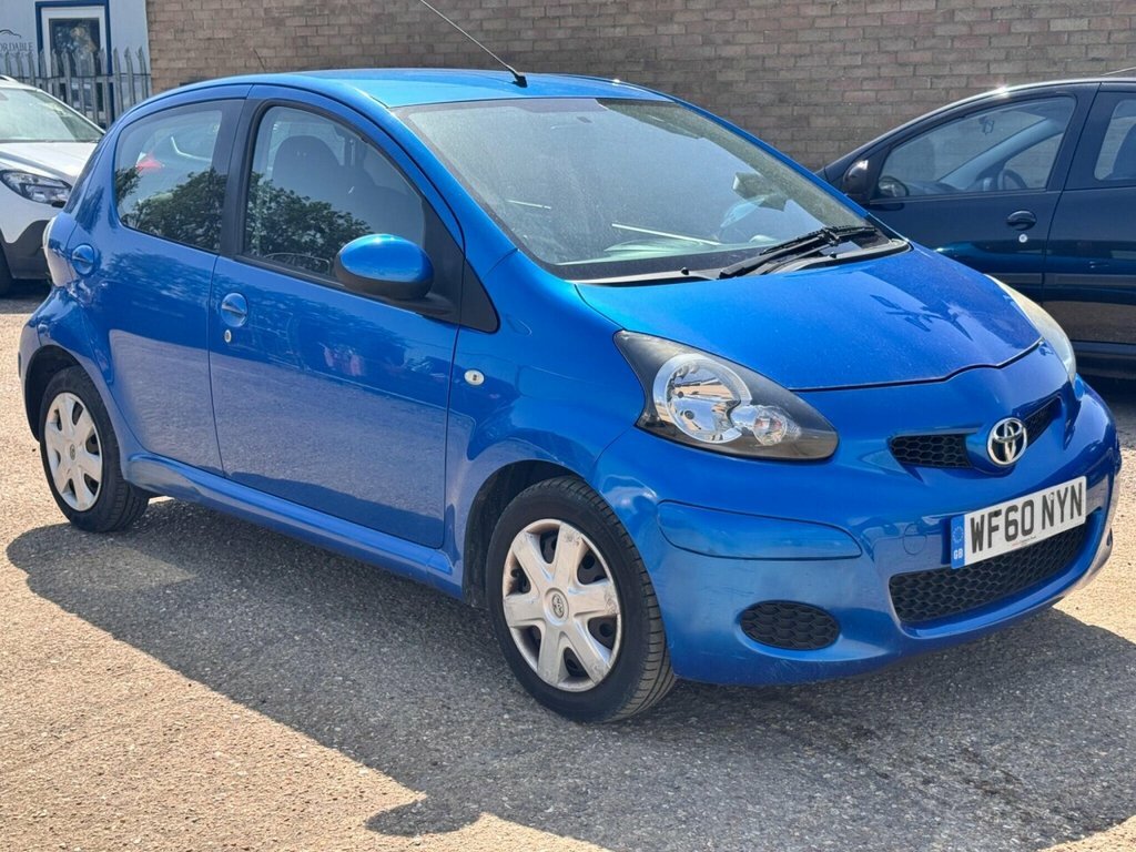 Toyota Aygo Hatchback Blue #3