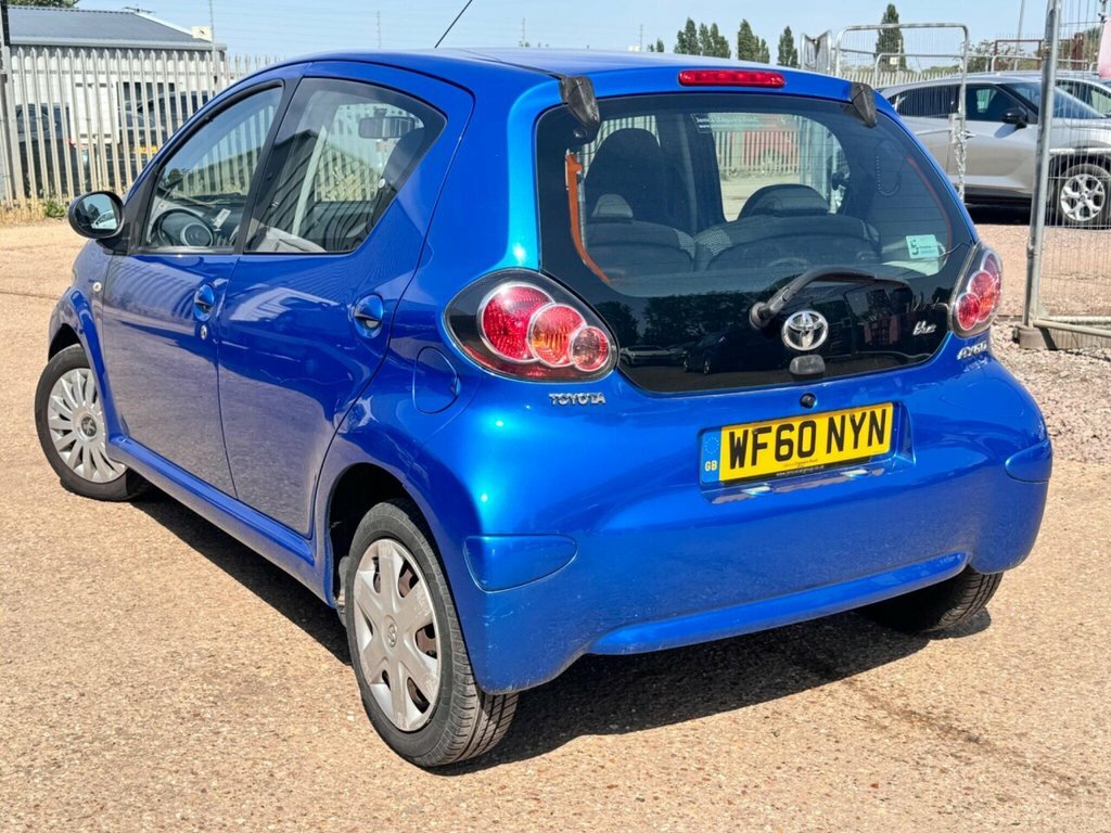 Toyota Aygo Hatchback Blue #2