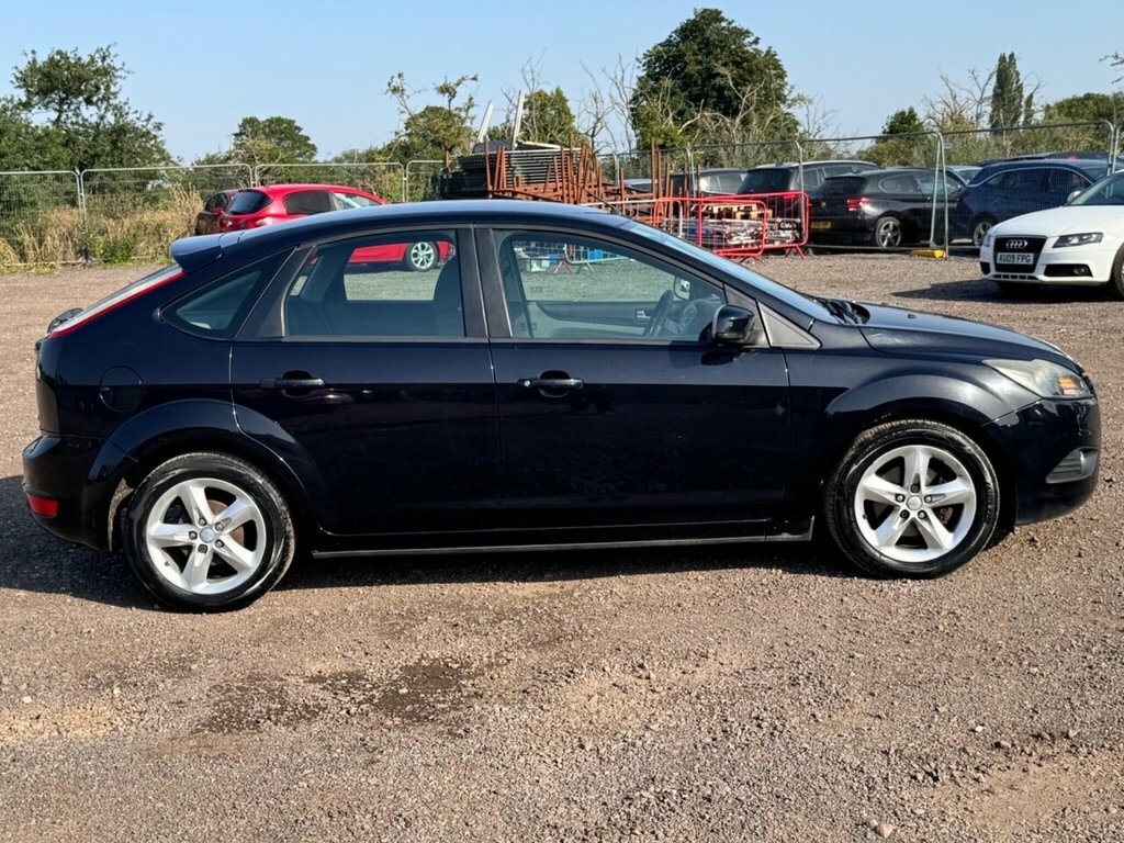 Ford Focus 1.8 Tdci Zetec Hatchback 137 G Red #10