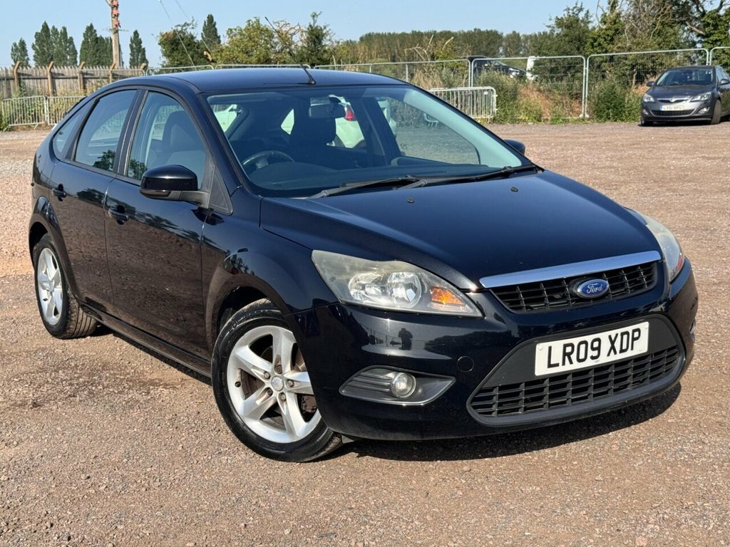 Ford Focus 1.8 Tdci Zetec Hatchback 137 G Red #1