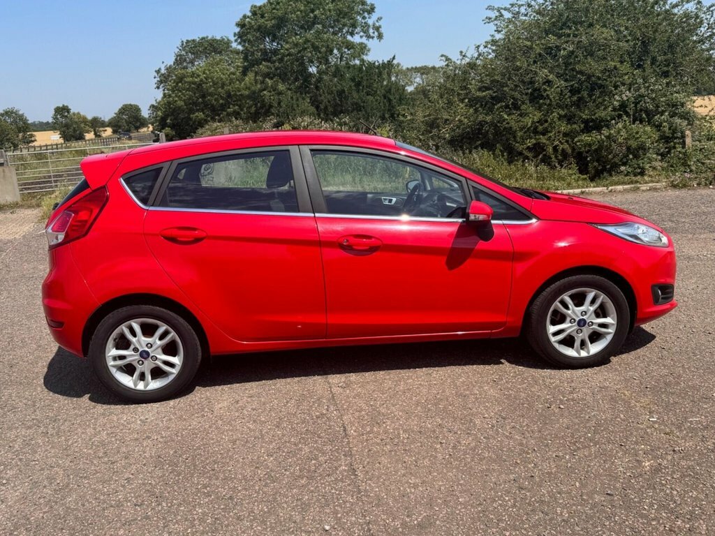 Ford Fiesta Hatchback Red #2