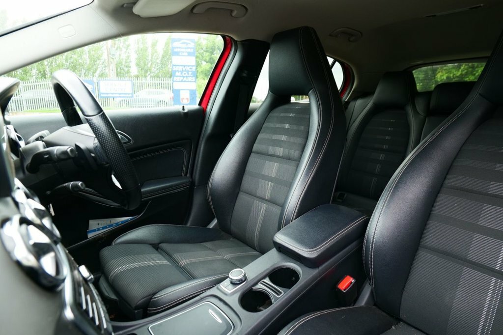 Mercedes-Benz GLA Class 1.6L Urban Edition MJ69LKY Red #2