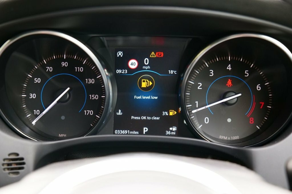 Jaguar XE 2L R-sport ML19WNC Red #5