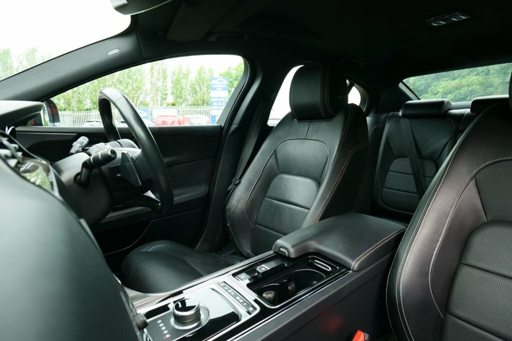Jaguar XE 2L R-sport ML19WNC Red #2