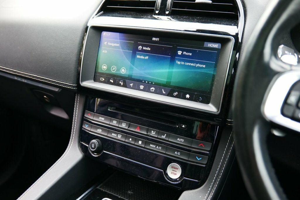 Jaguar F-Pace 2L Chequered Flag OY70SDX White #6