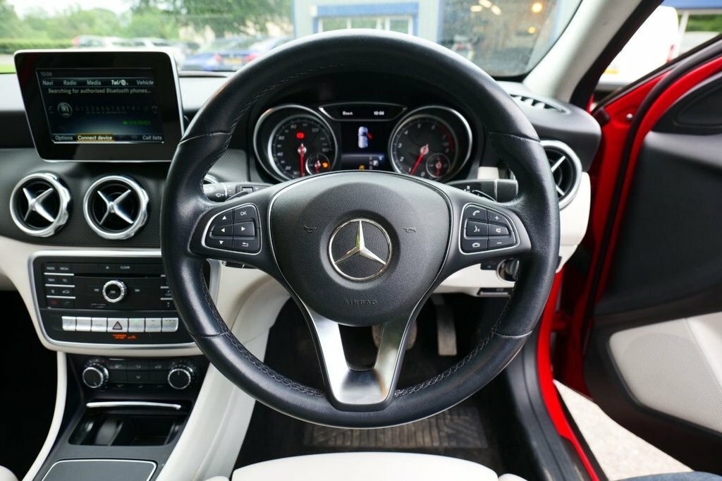 Mercedes-Benz GLA Class 1.6L Se ND19YYL Red #4