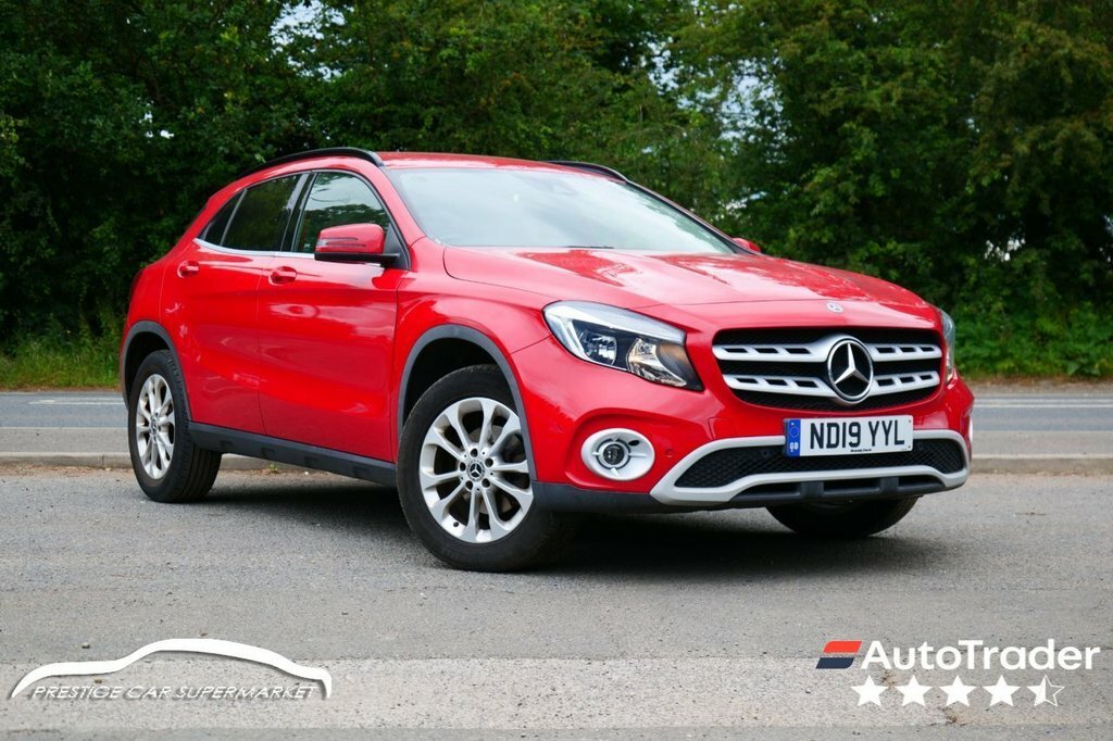 Mercedes-Benz GLA Class 1.6L Se Red