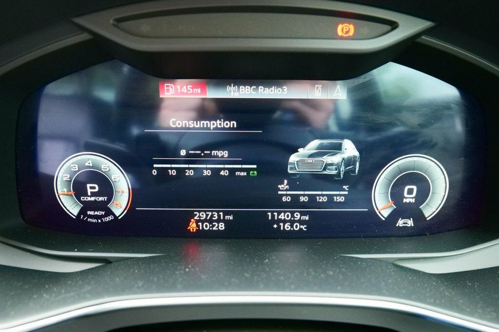 Audi A6 Avant 2L Sport YH73KHL White #5