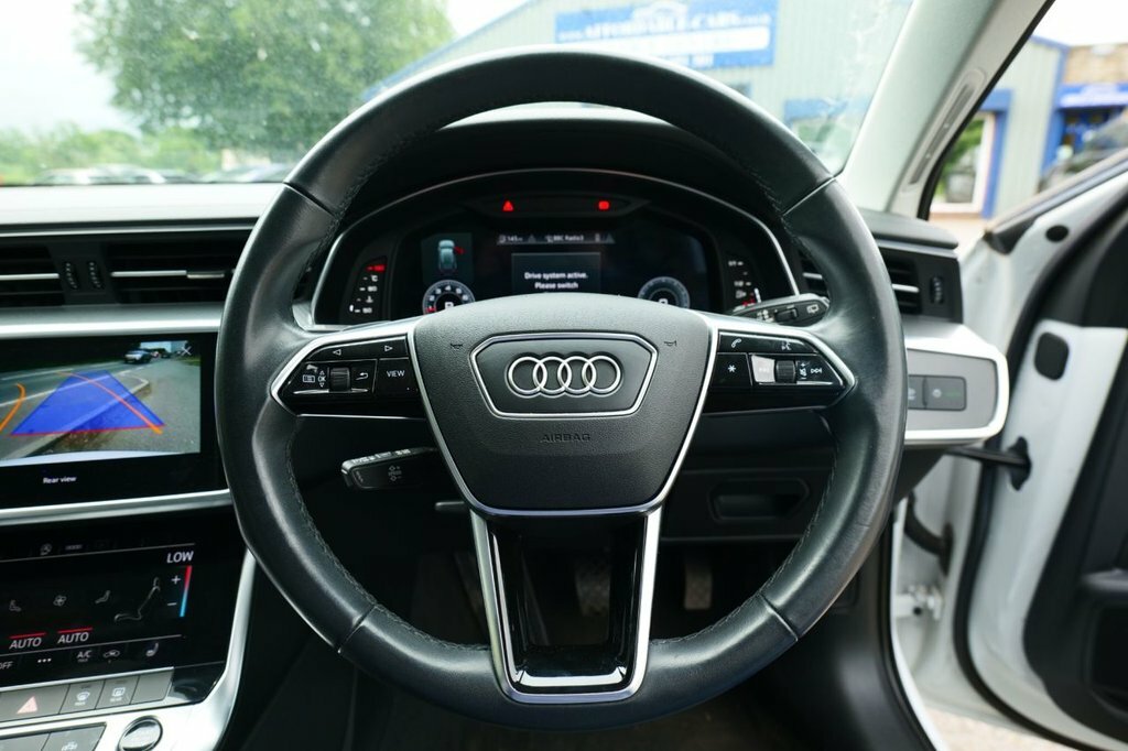 Audi A6 Avant 2L Sport YH73KHL White #4