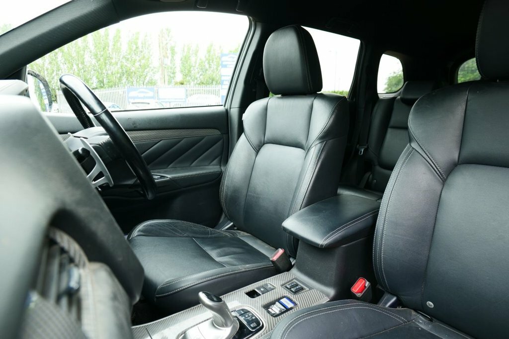 Mitsubishi Outlander 2.4L 4H Silver #2