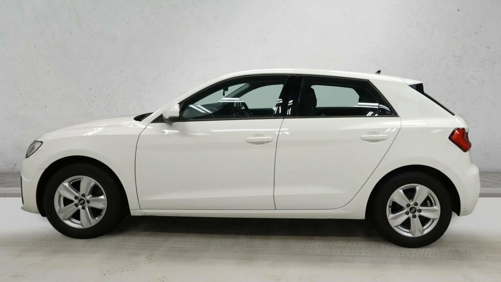 Audi A1 1L Technik DE22UFZ White #6