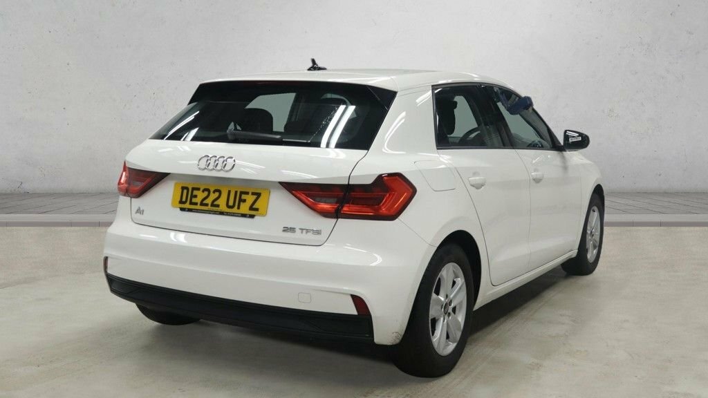 Audi A1 1L Technik DE22UFZ White #2