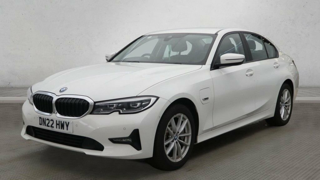 BMW 3 Series 2L Se Pro DN22HWY White #4