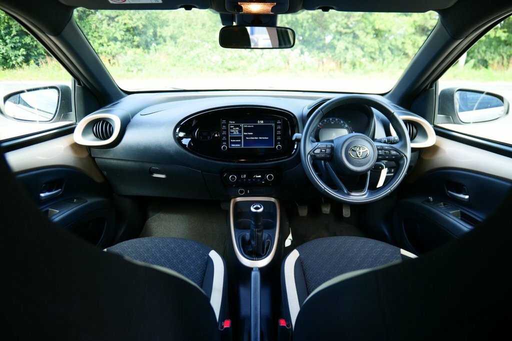 Toyota Aygo X 1L Edge YE22ZDJ Beige #3