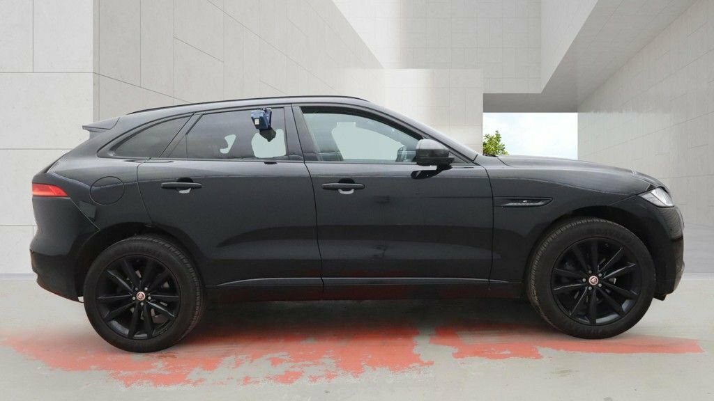 Jaguar F-Pace 2L Chequered Flag Black #5