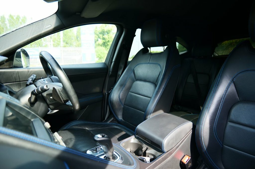 Jaguar E-Pace 2L R-dynamic S SG69WUP Blue #2