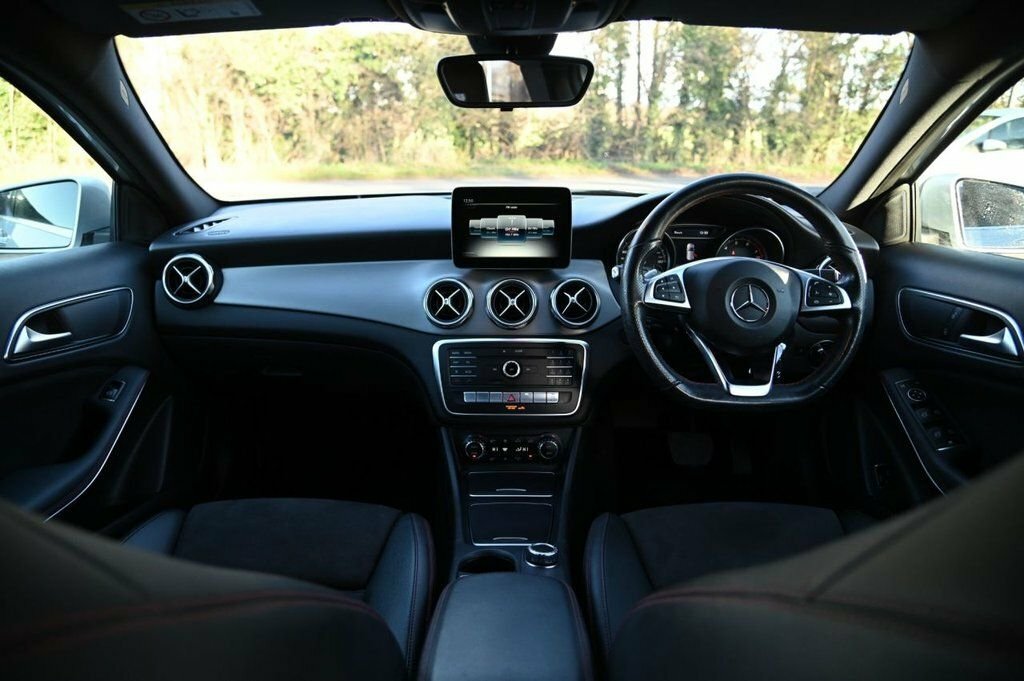 Mercedes-Benz GLA Class 2L Amg Line Silver #3