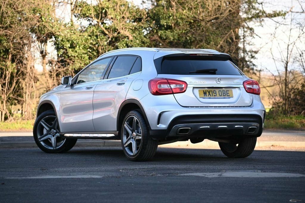Mercedes-Benz GLA Class 2L Amg Line Silver #2