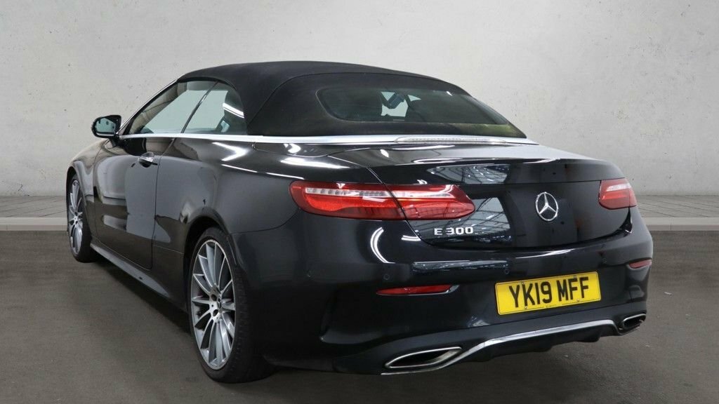 Mercedes-Benz E Class 2L Amg Line Black #3