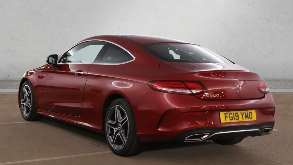 Mercedes-Benz C Class 2L Amg Line Red #3