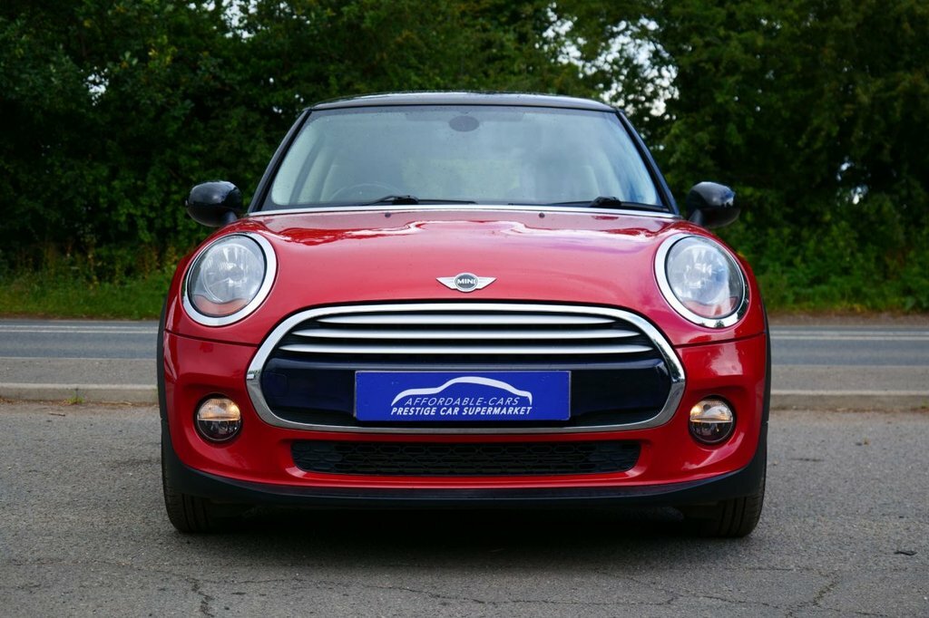 Mini Hatch 1.5L Cooper SW14CZD Red #4