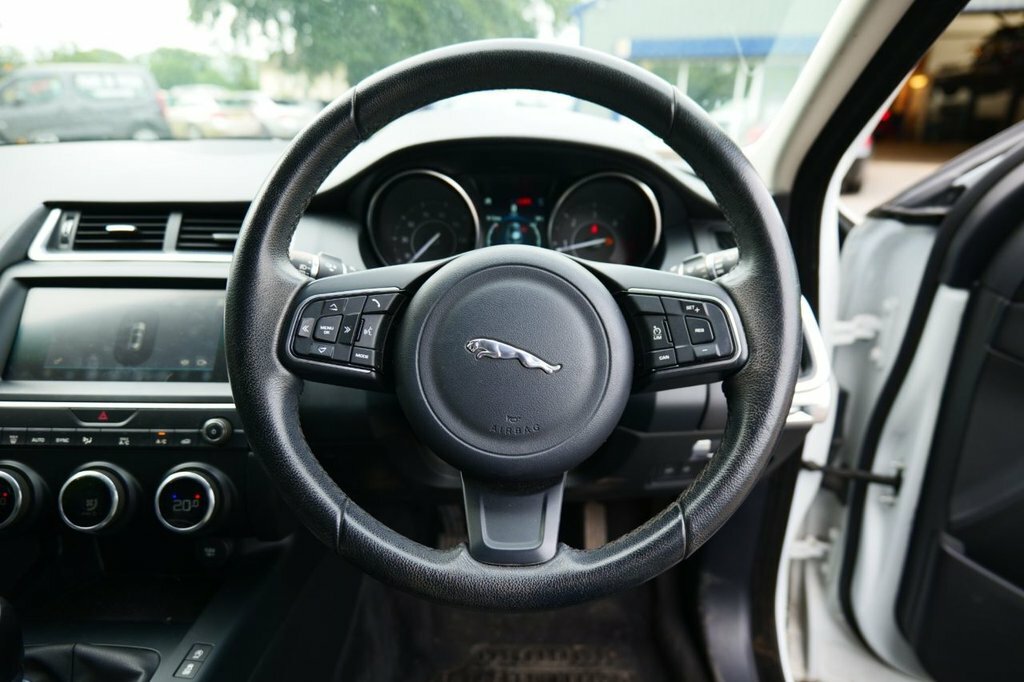 Jaguar E-Pace 2L Null White #4