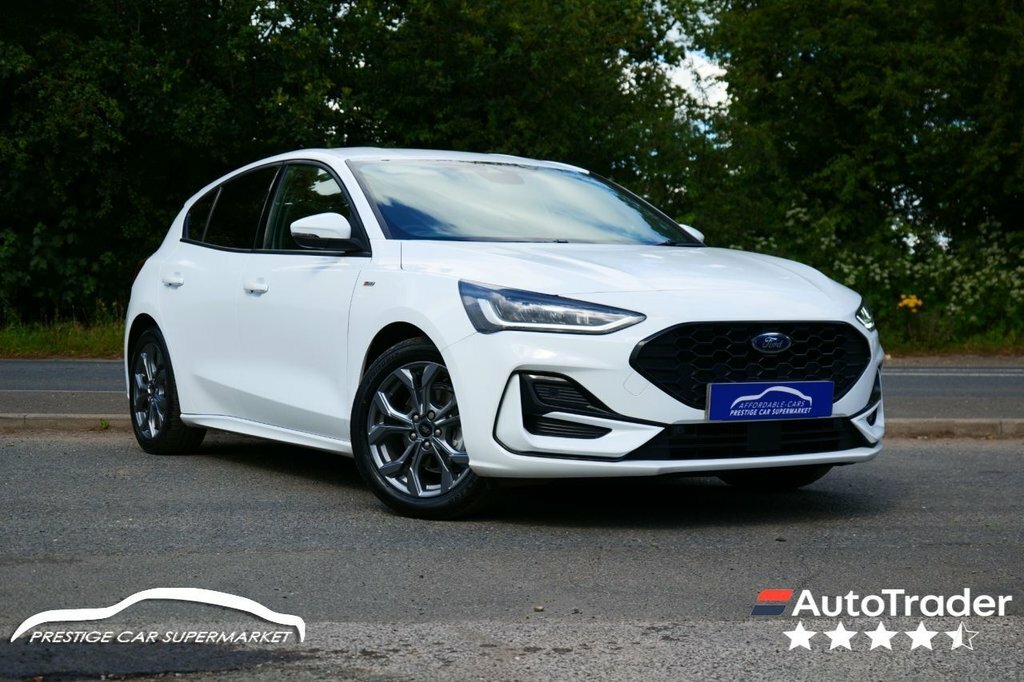 Ford Focus 1L St-line White
