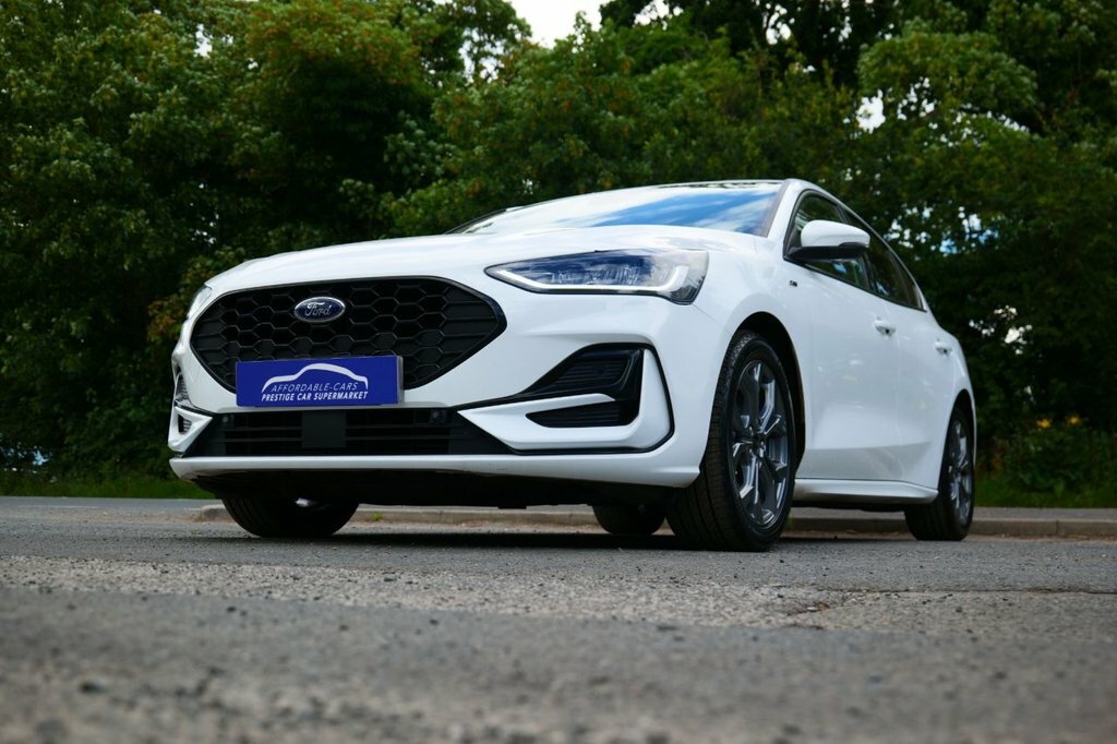 Ford Focus 1L St-line YC73HVB White #6