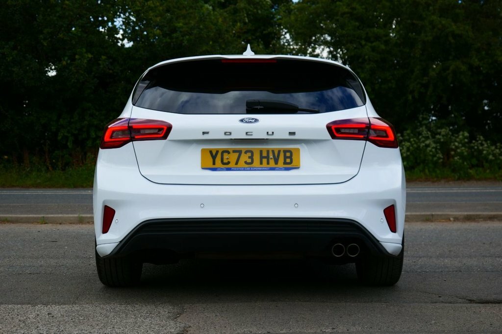 Ford Focus 1L St-line YC73HVB White #5