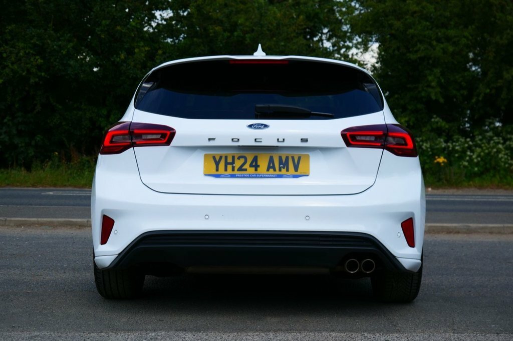Ford Focus 1L St-line YH24AMV White #5