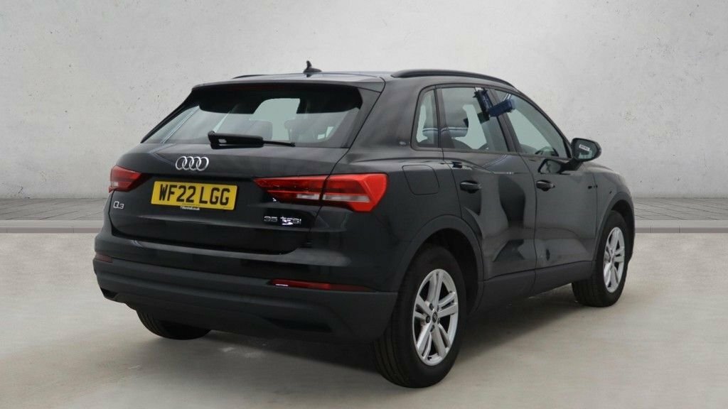 Audi Q3 1.5L Technik Black #2