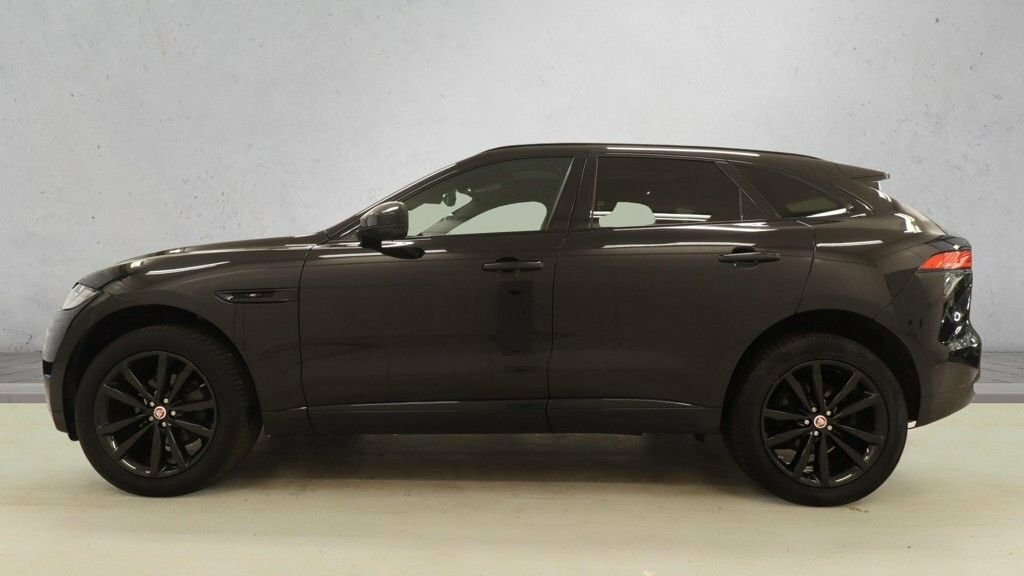 Jaguar F-Pace 2L Chequered Flag Black #6