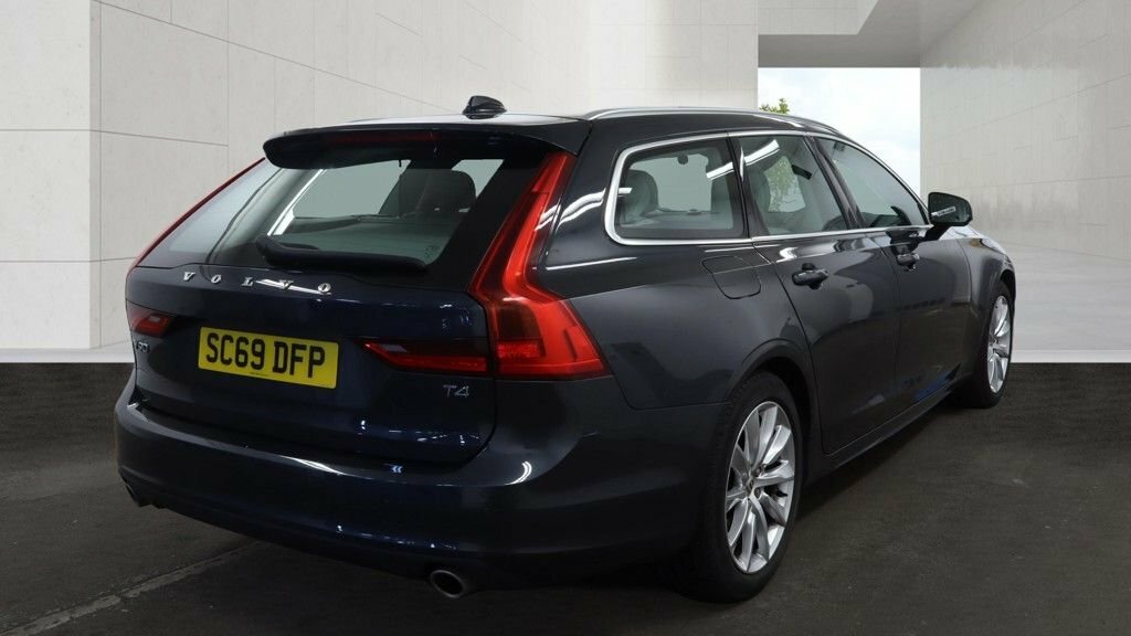 Volvo V90 2L Momentum Plus Grey #2