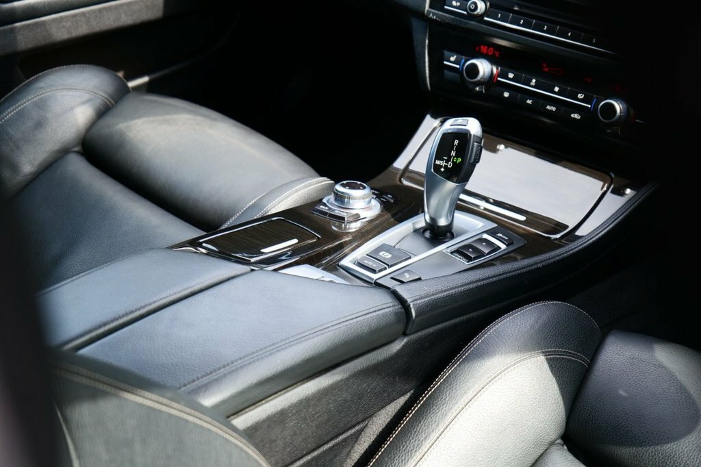 BMW 5 Series 2013 13 535D Black #24