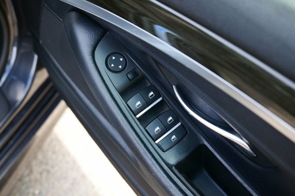 BMW 5 Series 2013 13 535D Black #29