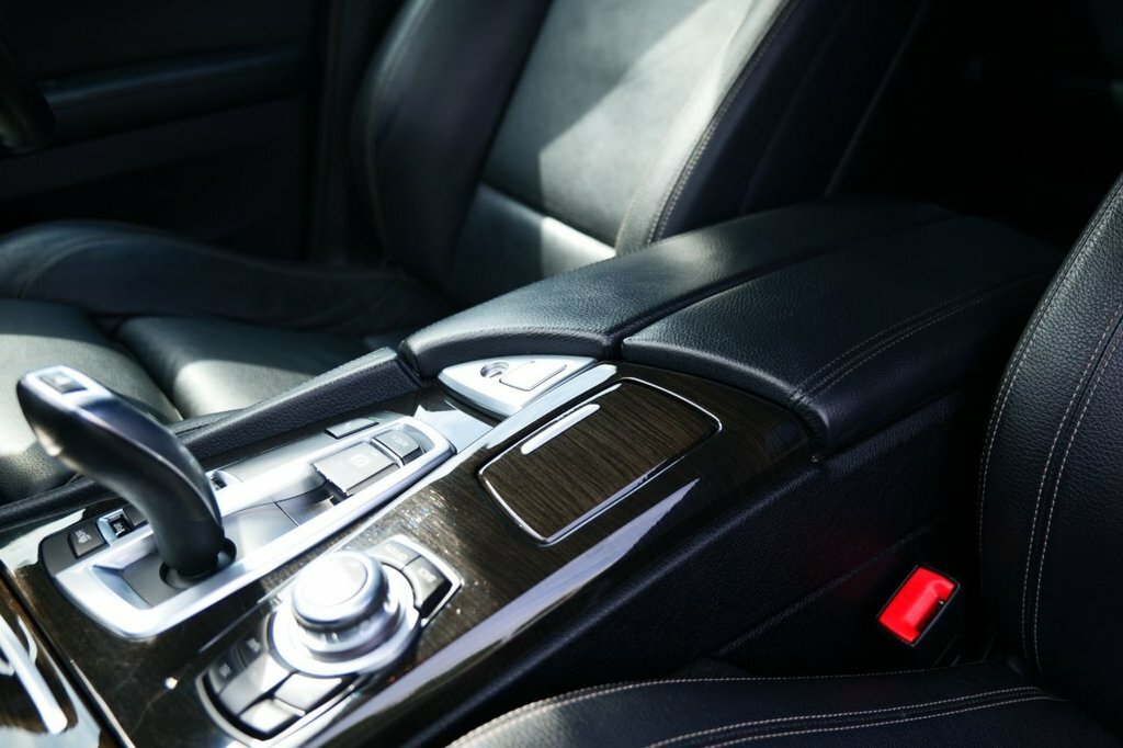 BMW 5 Series 2013 13 535D Black #25