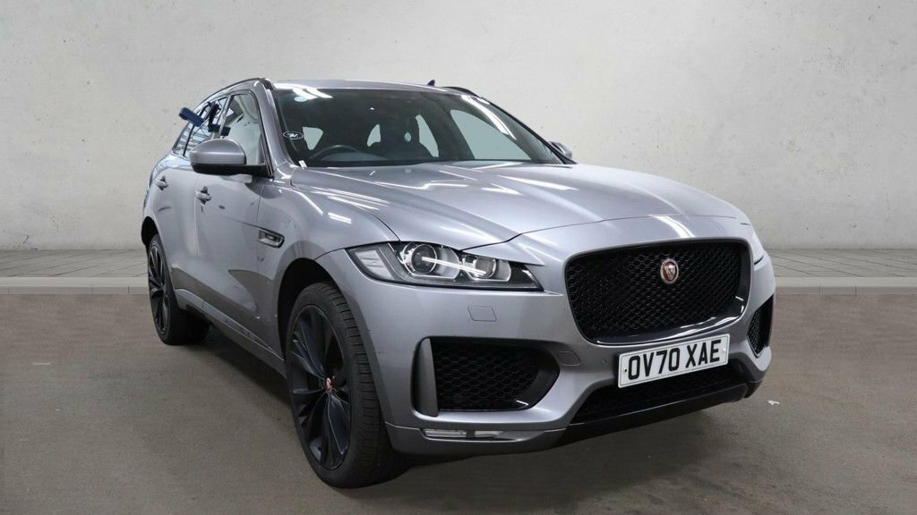 Jaguar F-Pace 2L Chequered Flag Grey