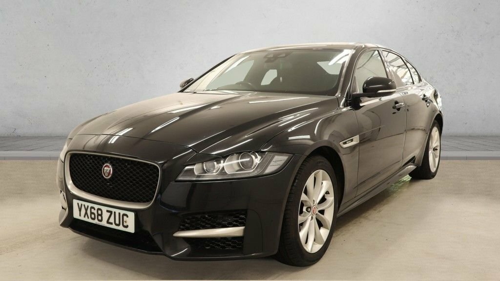 Jaguar XF 2L R-sport Black #4