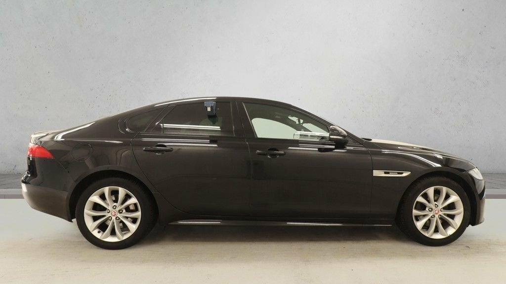 Jaguar XF 2L R-sport Black #5