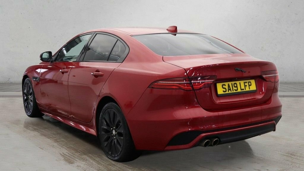 Jaguar XE 2L R-dynamic S Red #2