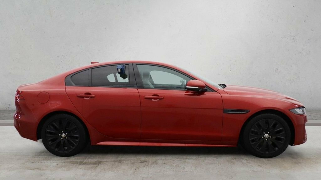 Jaguar XE 2L R-dynamic S Red #3